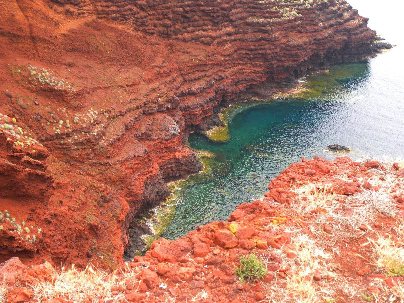 Cala Rossa, the volcanic vent at Zenobito